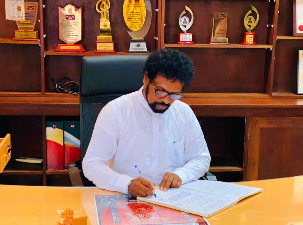 අභිනව සභාපතිතුමන් විසින් ධුරයේ වැඩ ආරම්භකිරීම